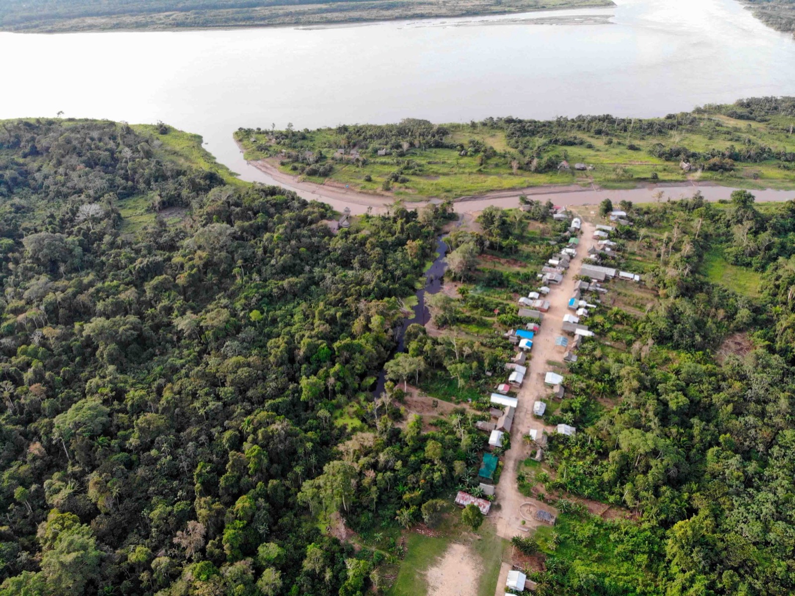 Forêt amazonienne et territoire autour de Puerto Miguel